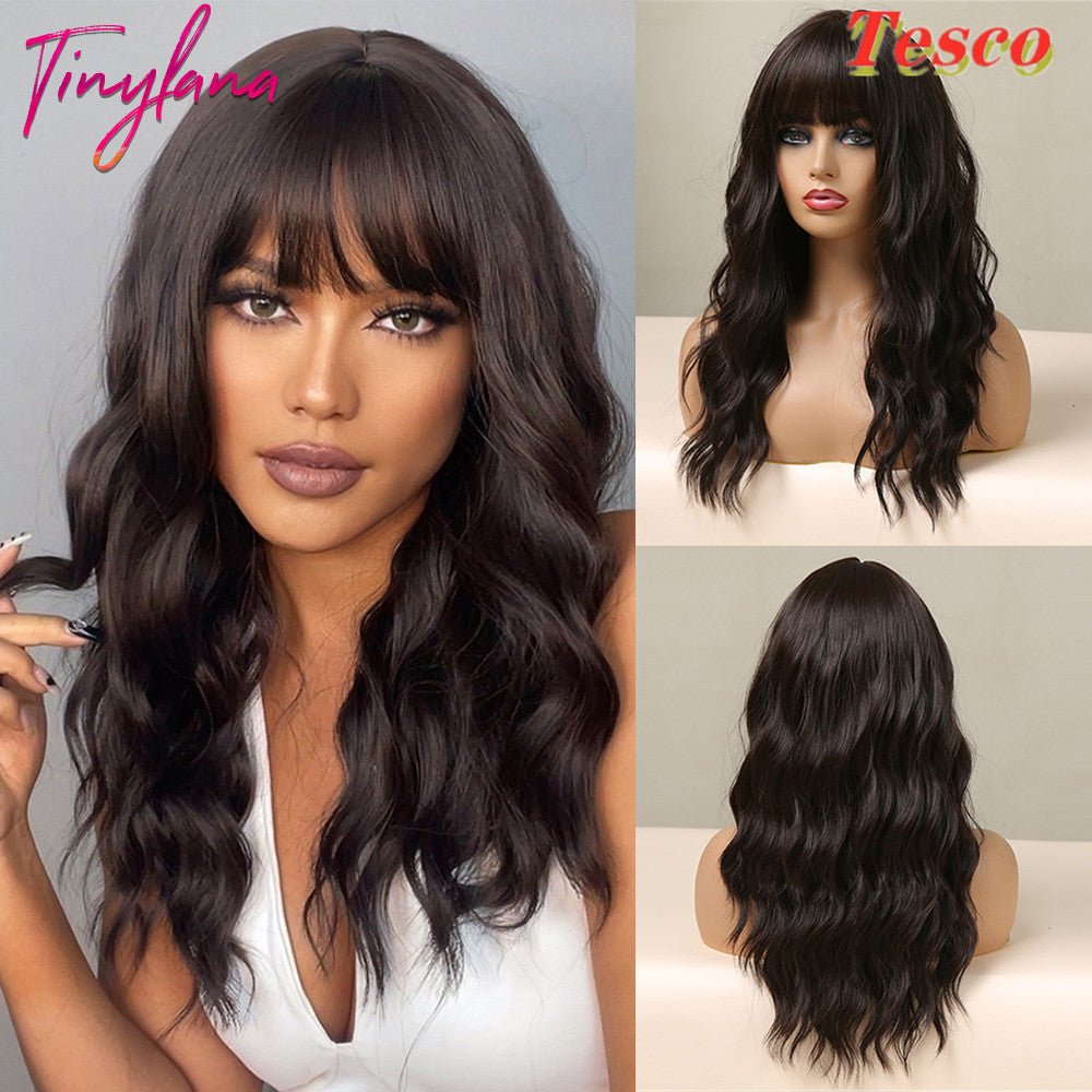Women Wear Wavy Wigs - AURA