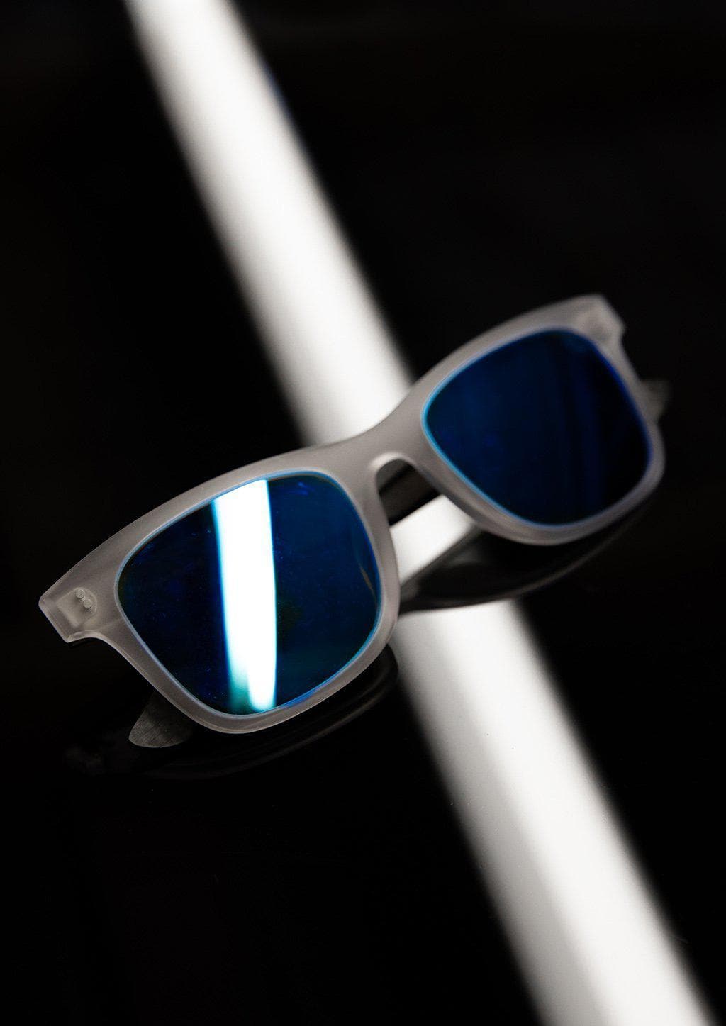 Hybrid - Atom - Carbon Fiber & Acetate Sunglasses - AURA