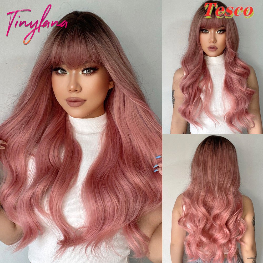 Women Wear Wavy Wigs - AURA