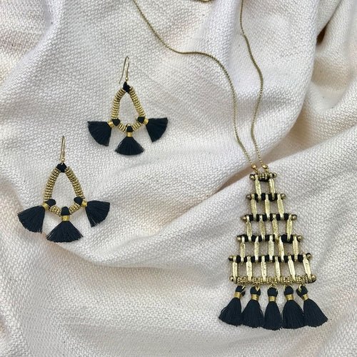 Kai Pyramid Necklace - AURA